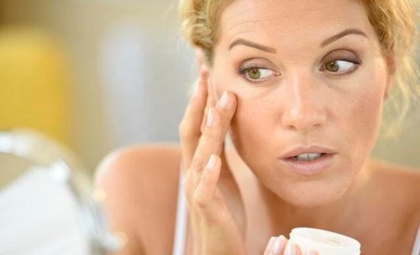 GNO虾青素美白胶囊：精准抑黑，从肌底解锁全身焕白密码